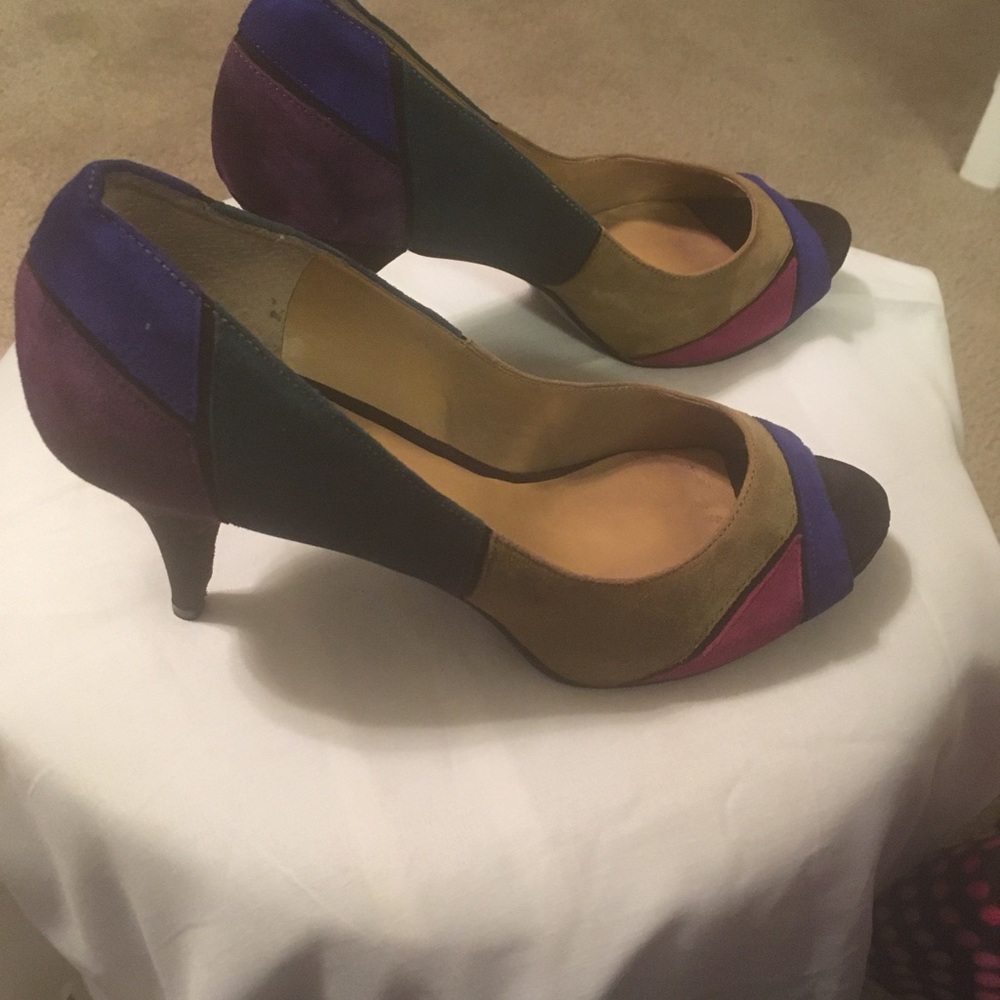 Shoes - Picture 3 of 4